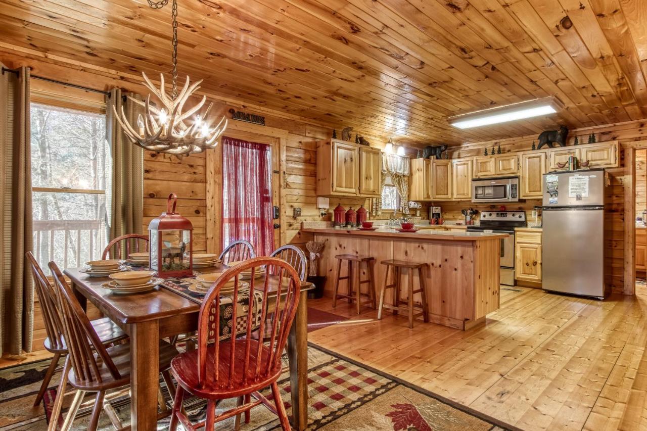 Magical Moments, Hot Tub, Wifi, 1089 Free Tickets Each Paid Day, Dollywood And More Gatlinburg Eksteriør billede