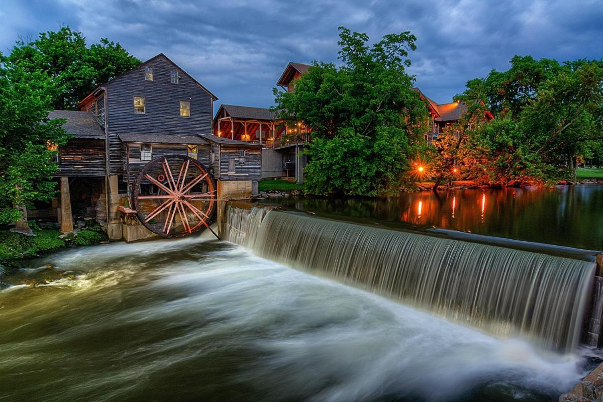 Magical Moments, Hot Tub, Wifi, 1089 Free Tickets Each Paid Day, Dollywood And More Gatlinburg Eksteriør billede