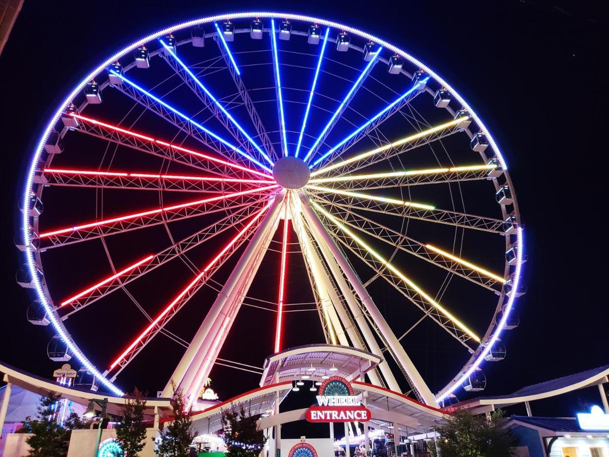 Magical Moments, Hot Tub, Wifi, 1089 Free Tickets Each Paid Day, Dollywood And More Gatlinburg Eksteriør billede