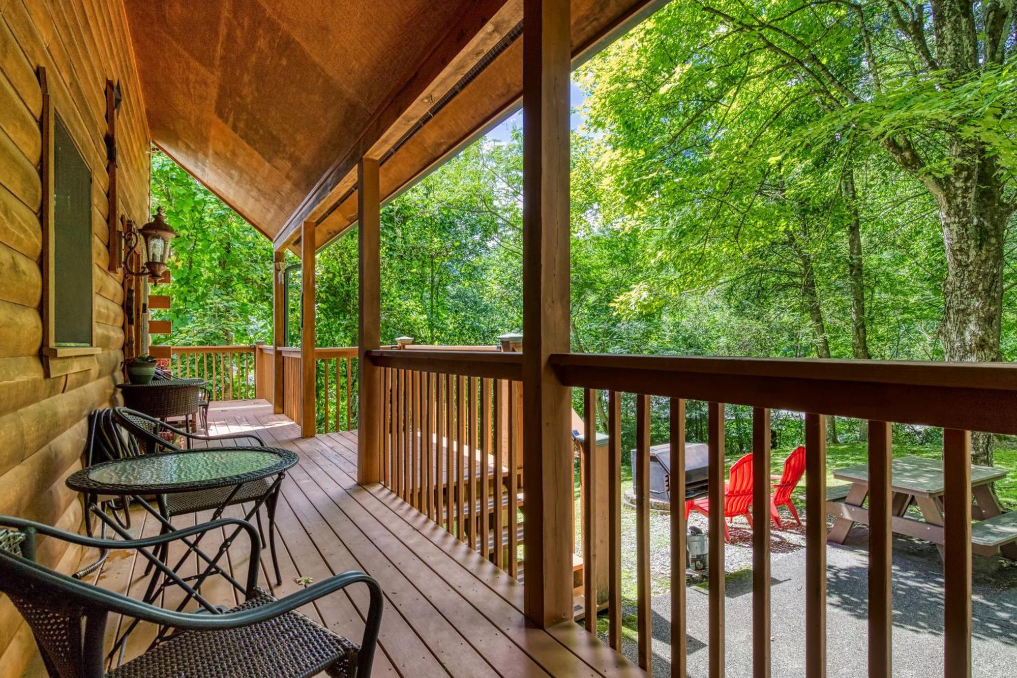 Magical Moments, Hot Tub, Wifi, 1089 Free Tickets Each Paid Day, Dollywood And More Gatlinburg Eksteriør billede