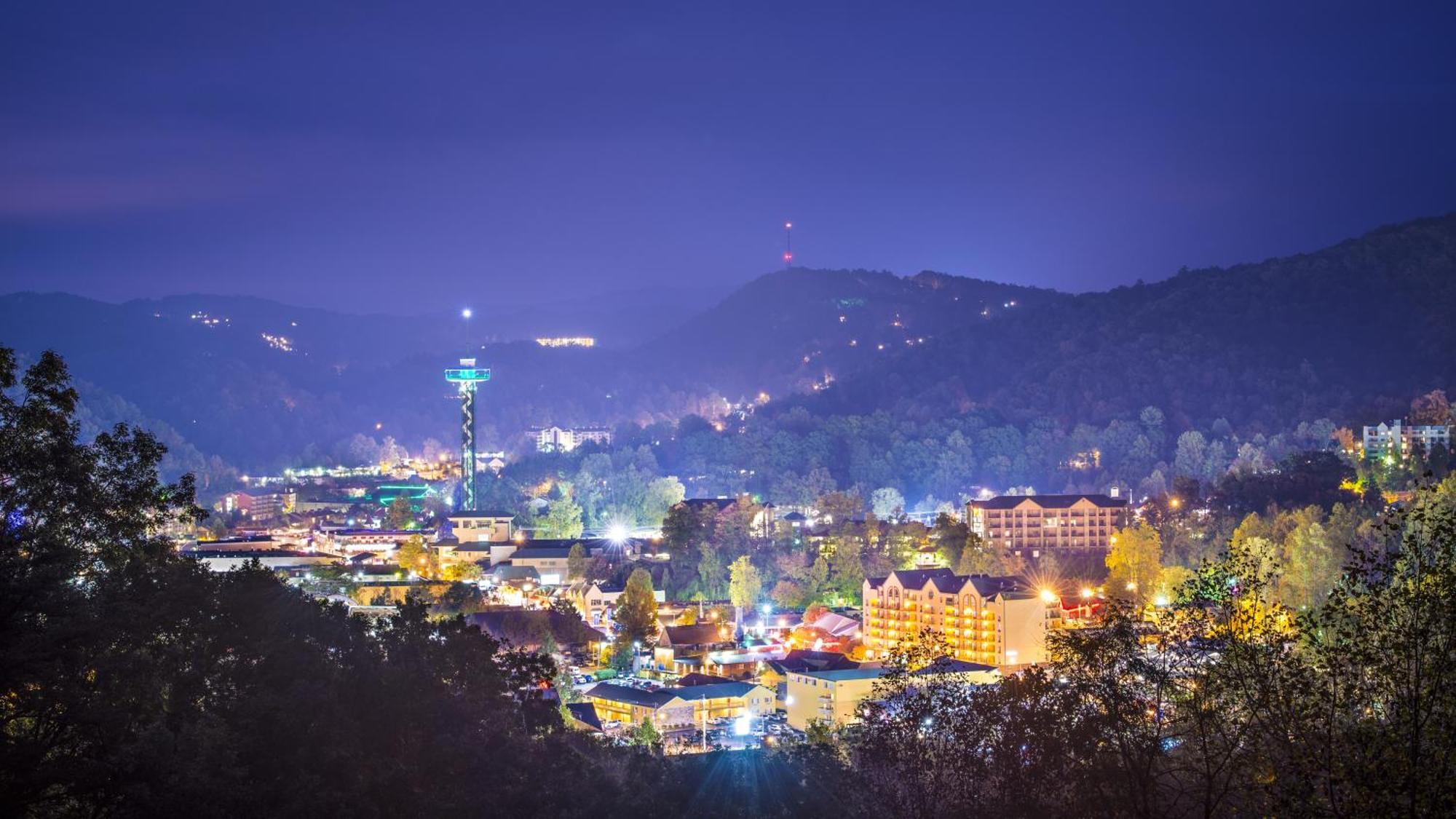 Magical Moments, Hot Tub, Wifi, 1089 Free Tickets Each Paid Day, Dollywood And More Gatlinburg Eksteriør billede